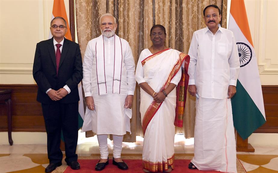 The President, Smt. Droupadi Murmu, the Vice President, Shri M. Venkaiah Naidu,