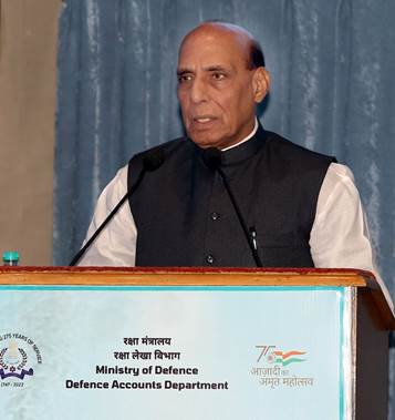 त्वरित और पारदर्शी निर्णय लेने के साथ वित्तीय संसाधनों का विवेकपूर्ण उपयोग सशस्त्र बलों की युद्ध की तैयारी के लिए महत्वपूर्ण है- रक्षा मंत्री राजनाथ सिंह