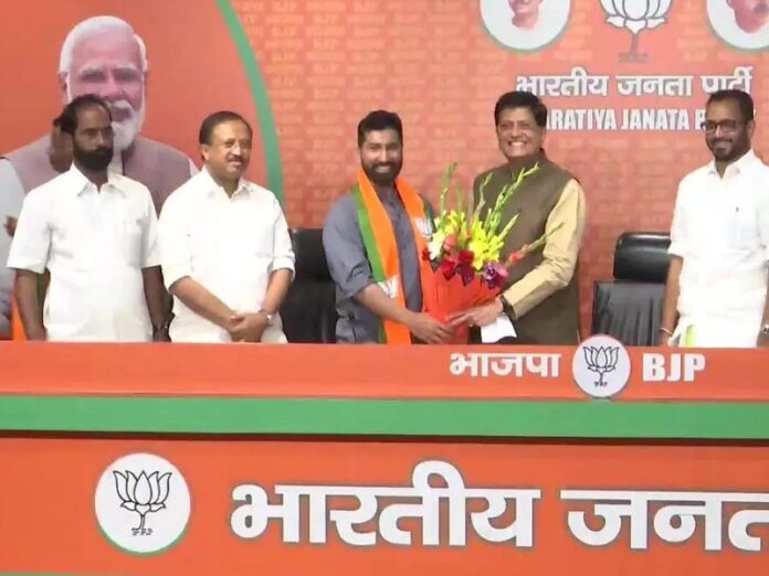 कांग्रेस को बड़ा झटका BBC डॉक्यूमेंट्री पर विवाद के बाद एके एंटनी के बेटे अनिल एंटनी बीजेपी में शामिल