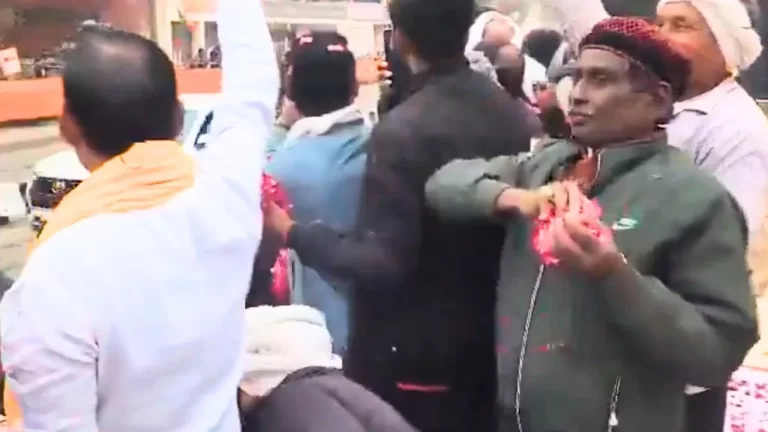 Iqbal Ansari, who was a party in the Babri Masjid-Ram Mandir dispute, arrived to welcome the PM, said - if invited, I will go to Pratistha
