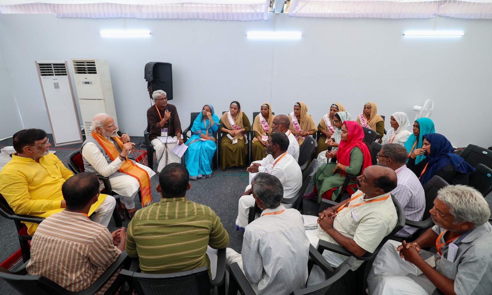 प्रधानमंत्री ने लक्षद्वीप में भारत सरकार की विभिन्न योजनाओं के लाभार्थियों के साथ की बातचीत