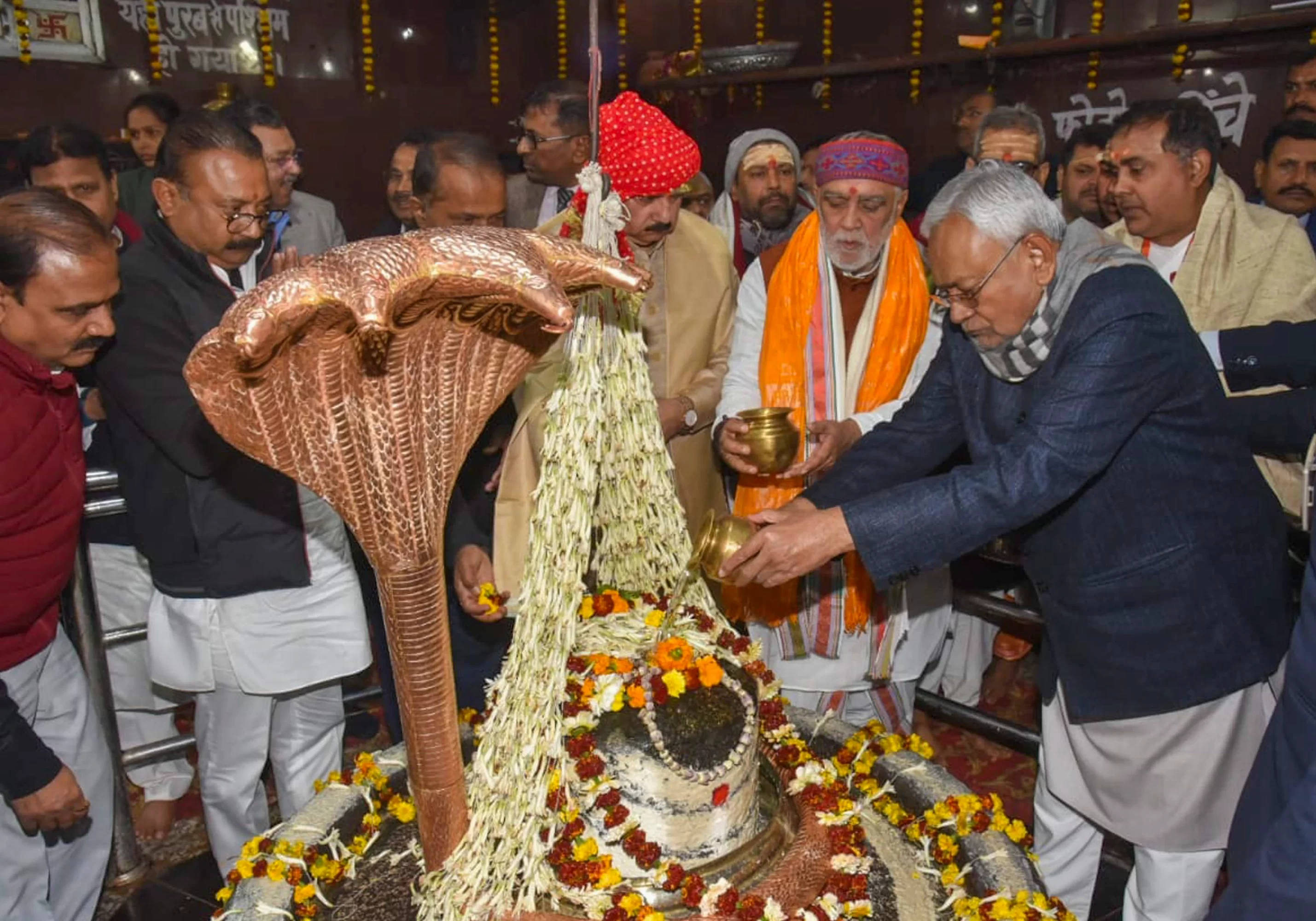 बिहार राजनीति : सियासी घमासान के बीच नीतीश कुमार और केंद्रीय मंत्री दिखे एकसाथ, अश्विनी चौबे बोले- पहले भी इन्हें मैं ही लेकर आया था और आज भी…