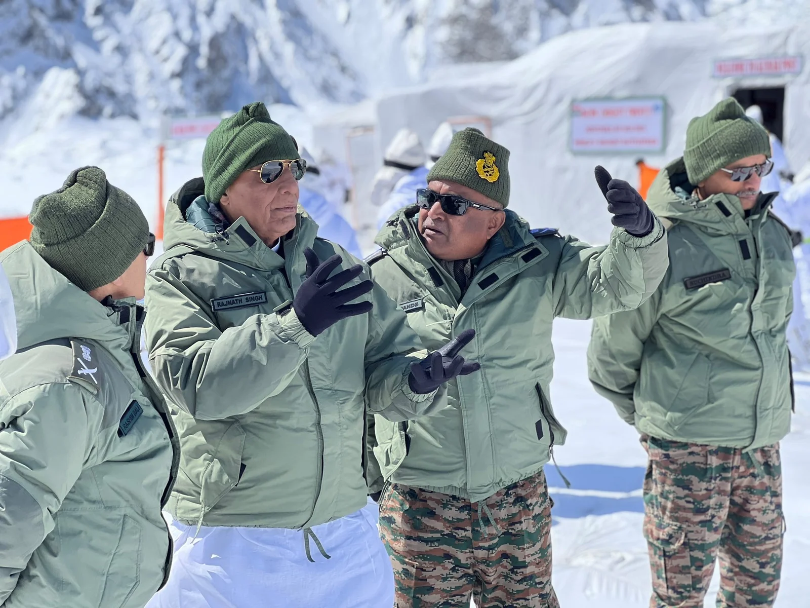 “बर्फीले सियाचिन ग्लेशियर में हमारे सैनिकों की वीरता और दृढ़ इच्छाशक्ति के काम हमेशा भावी पीढ़ियों को प्रेरित करेंगे”: राजनाथ सिंह