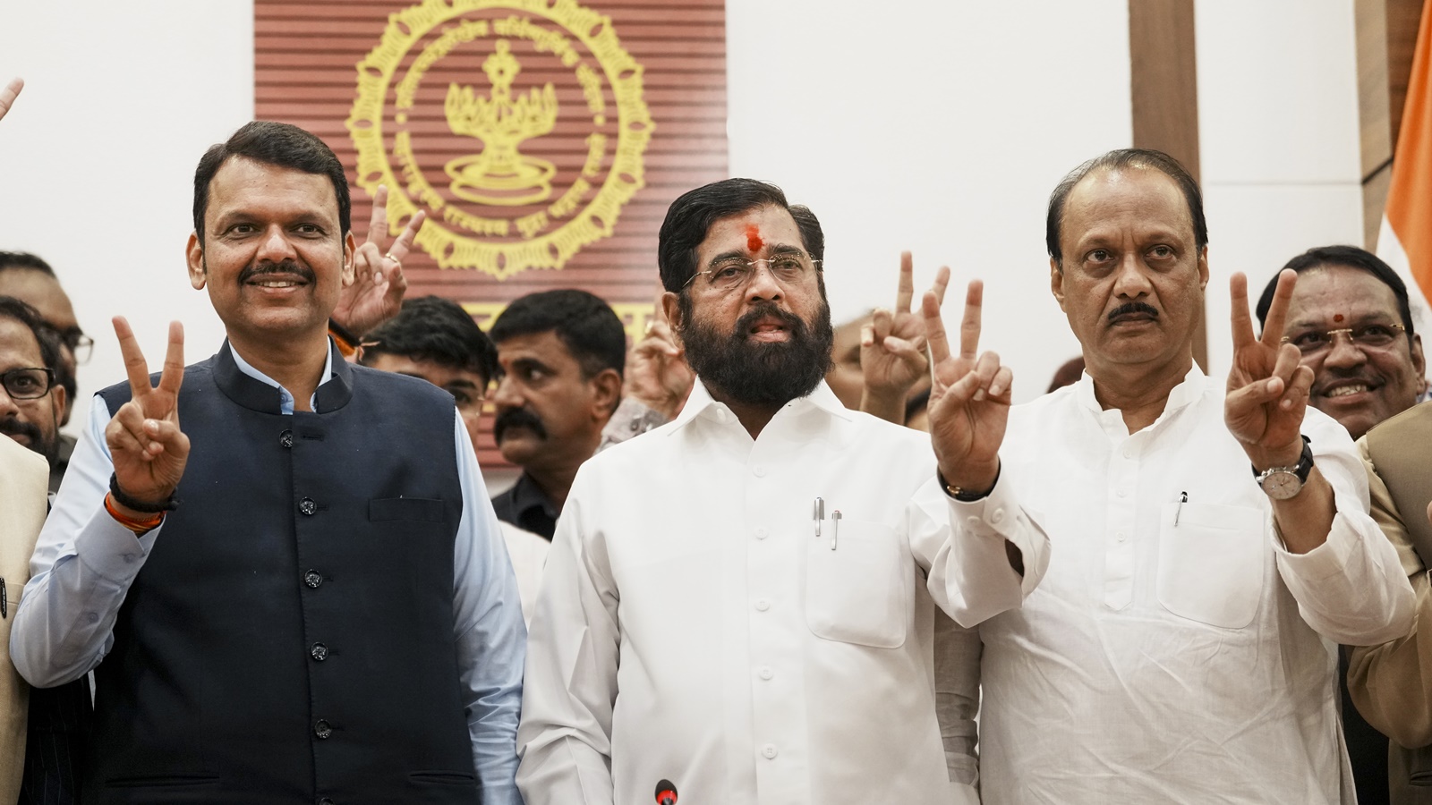 29 नवंबर को मुंबई में बीजेपी विधायक दल की बैठक: फडणवीस बनेंगे सीएम, शिंदे ने डिप्टी सीएम बनने से किया इनकार