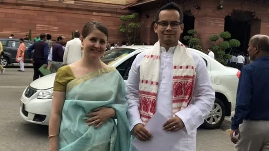 ब्रिटिश पासपोर्ट और ISI कनेक्शन का आरोप… किस आधार पर कांग्रेस MP गौरव गोगोई की पत्नी एलिजाबेथ को घेर रहे CM हिमंता?