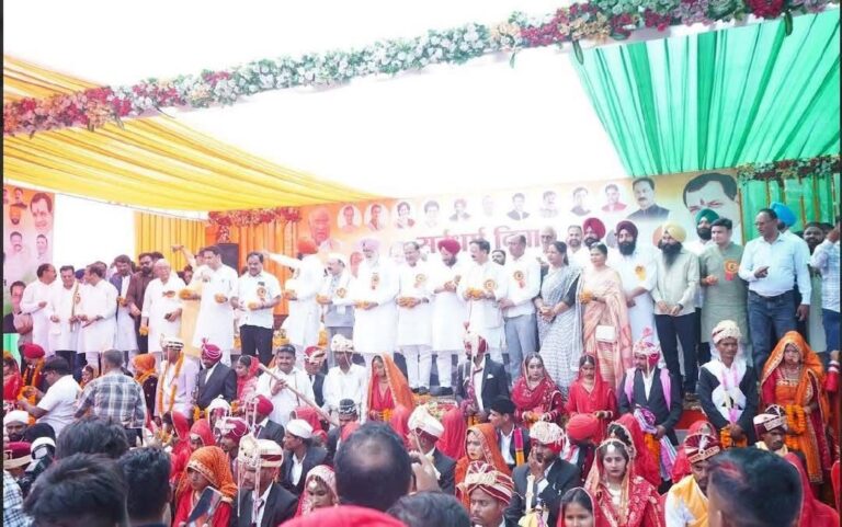 बाजपुर में हुआ 51 जोड़ों का सर्वधर्म विवाह: कांग्रेस ने दी सामाजिक सौहार्द की मिसाल