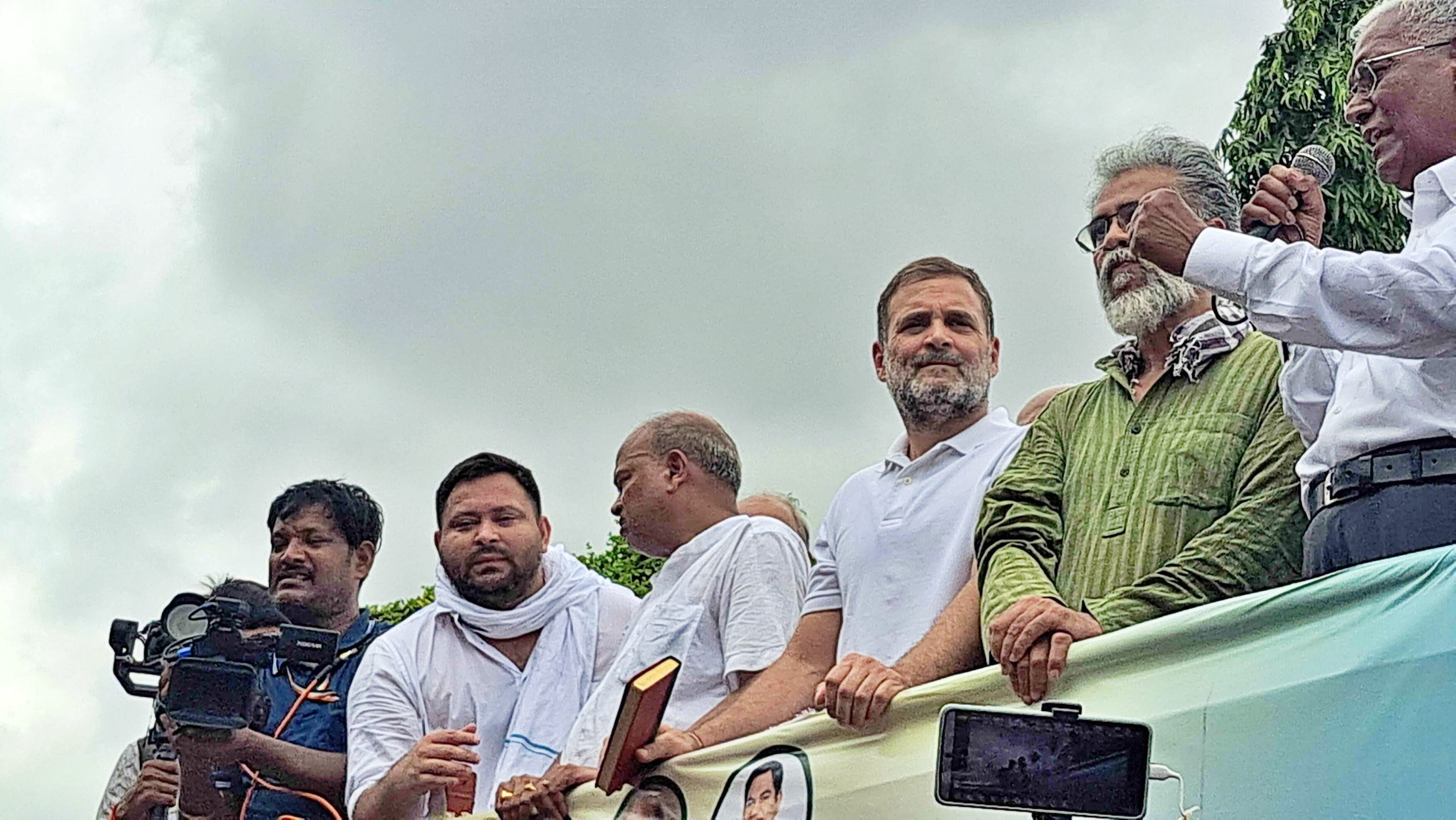 बिहार चुनाव से पहले नई दोस्ती: राहुल गांधी ने पप्पू यादव और तेजस्वी को किया करीब