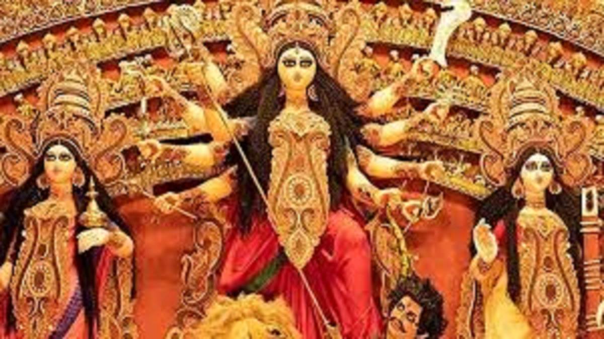बंगाल की दुर्गा पूजा 2025: संस्कृति, राजनीति और पहचान का महाप्रदर्शन