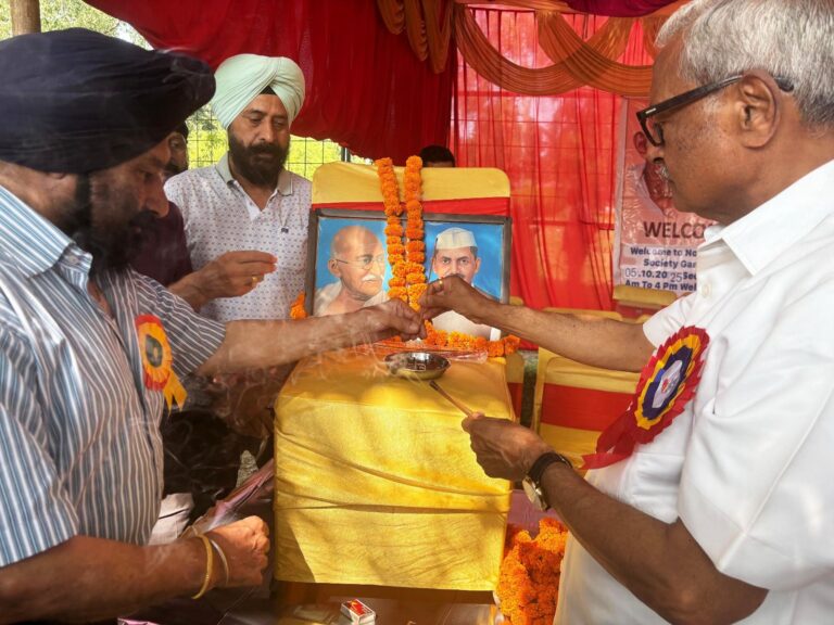 महात्मा गांधी और शास्त्री जी की सेवा की शिक्षा आज भी प्रासंगिक: सत्य पाल जैन