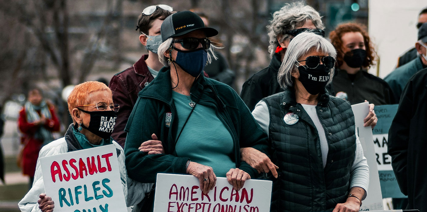 Lawmakers debate new surveillance law targeting online extremism