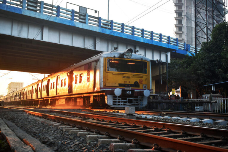 रेल नेटवर्क का मेगा विस्तार: 5 साल में 48 बड़े स्टेशनों की ट्रेन क्षमता दोगुनी करेगी भारतीय रेल