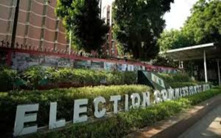 EC का सुप्रीम कोर्ट में जवाब: माइक्रो ऑब्जर्वर नहीं ERO करेगा अंतिम फैसला