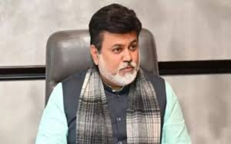 मराठी संगठनों के विरोध के बाद महाराष्ट्र में हिंदी परीक्षा स्थगित