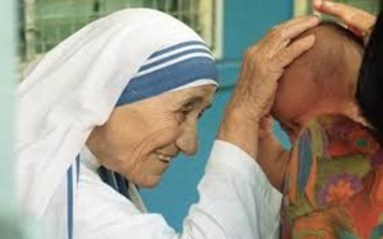 हड्डियों का काला बाज़ार’: मदर टेरेसा और कोलकाता का काला सच