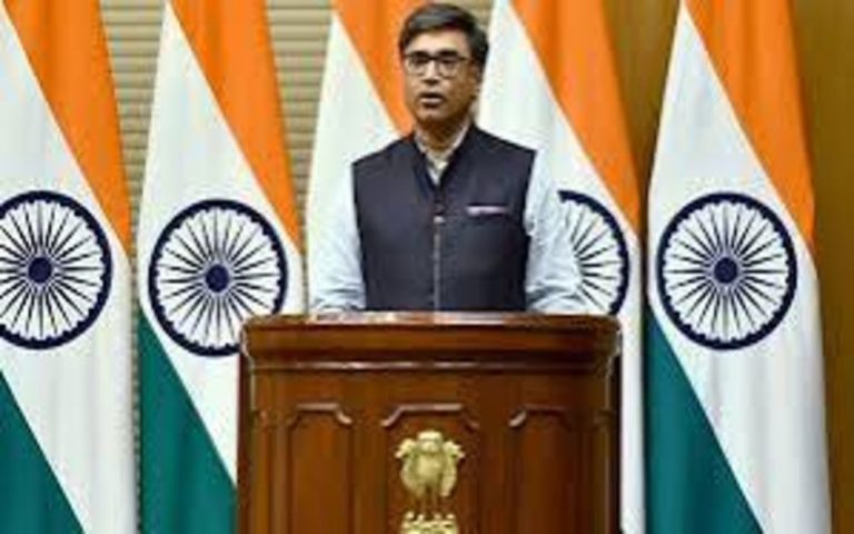 भारत सरकार ने विदेश सचिव विक्रम मिस्री का कार्यकाल एक वर्ष बढ़ाया। सरकार के इस फैसले से विदेश नीति और कूटनीतिक निरंतरता को मजबूती मिलेगी।
